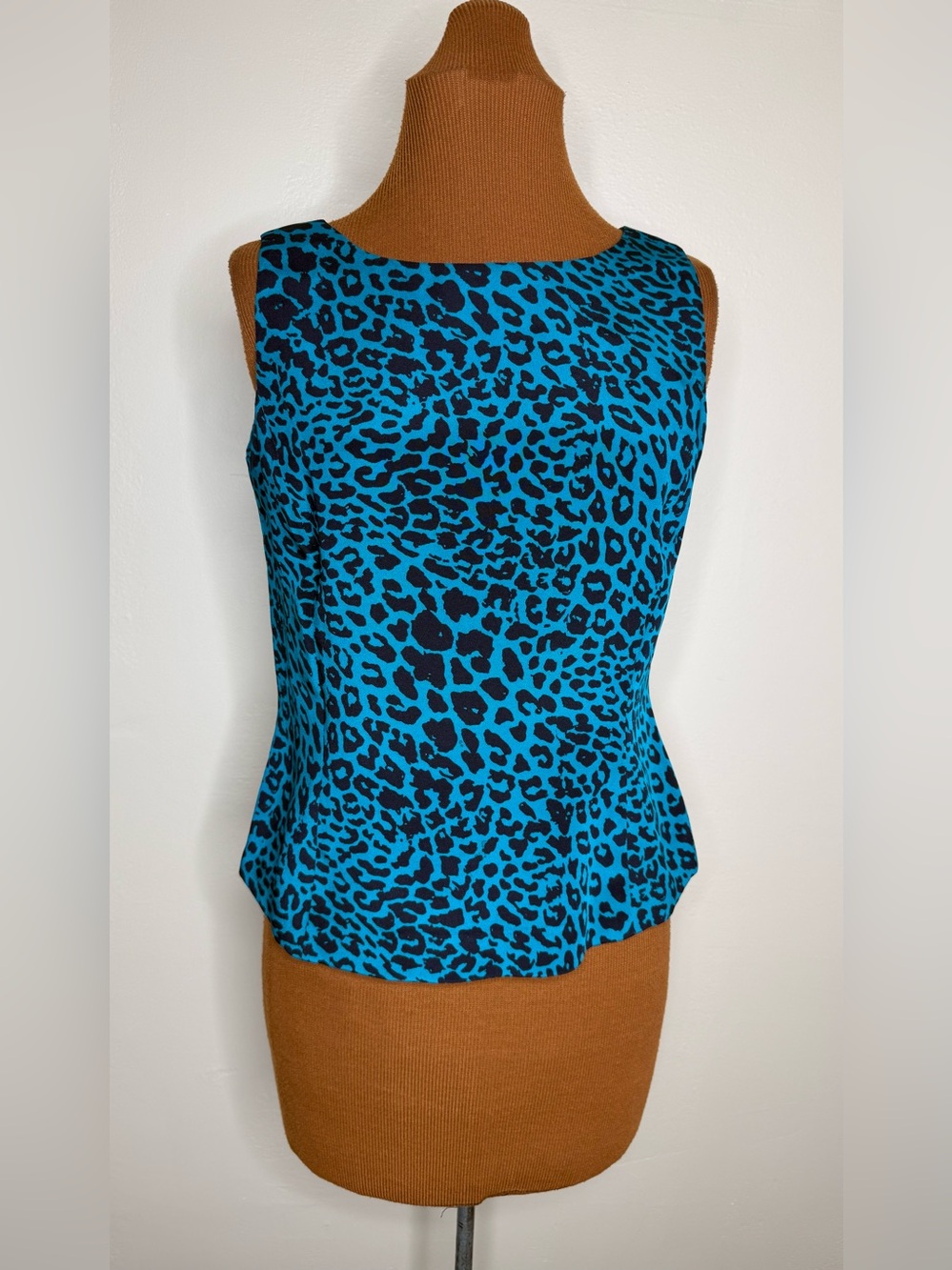 Dana Buchman Silk Sleeveless Blue Leopard Print Shell Top Size 8